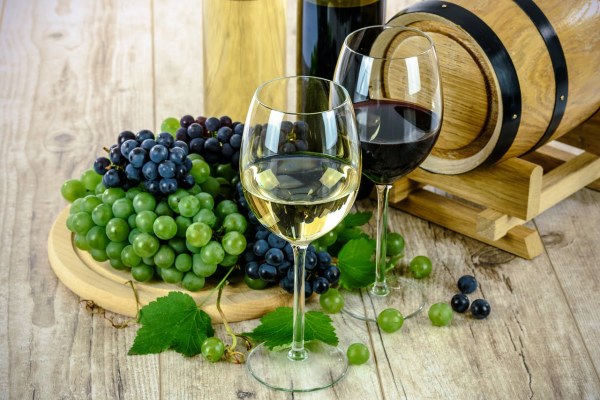 guide to how to import wine to vietnam
